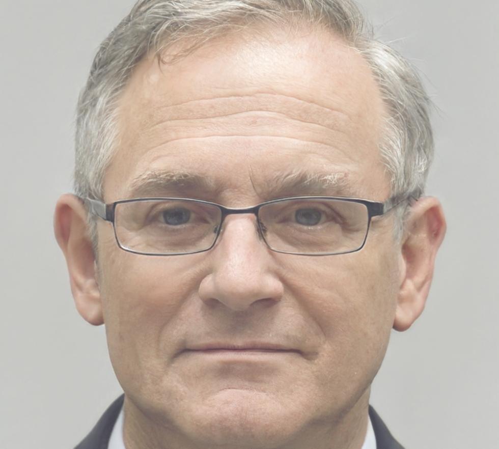 Stefan Weiss, Einzelhandelskaufmann, der trotz schwankendem Einkommen einen Notgroschen aufbaute